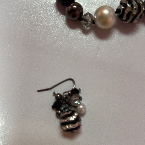 WHITE HOUSE BLACK MARKET JEWELRY MATCHING SET- NECKLACE, 2 BRACELETS & EARRINGS - Picture 12 of 15